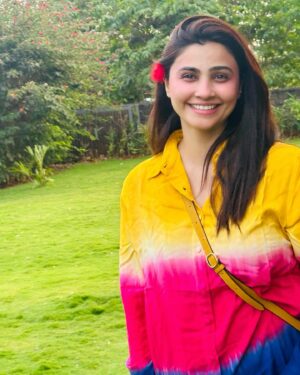 Daisy Shah Instagram - My ❤️ for 🌸 is 😍
.
.
.
#colorfulpictures