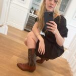 Dakota Fanning Instagram – howdy