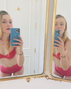 Dakota Fanning Instagram - 🎀 @kitundergarments has partnered with @wcrfcure and will be donating 5% of sales for the entire month of October in support of #breastcancerawarenessmonth They will also donate $1 to @wcrfcure for everyone who posts a photo in their undergarments!!! 🎀

Be sure to tag @kitundergarments and use  #KitstoKickCancer !