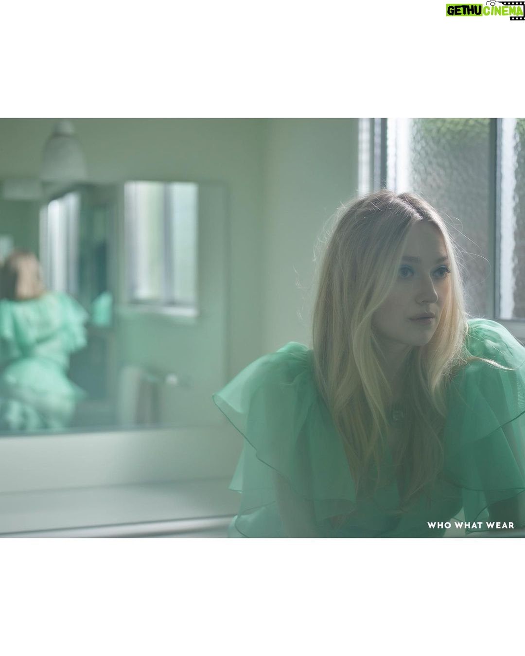 Dakota Fanning Instagram - 🎀 @whowhatwear 🎀 @laurendukoff @samanthamcmillen_stylist @justjenda @erinayanianmonroe @thuybnguyen @cassatwork @samueljosephs @jbake21 @elizagracehuber