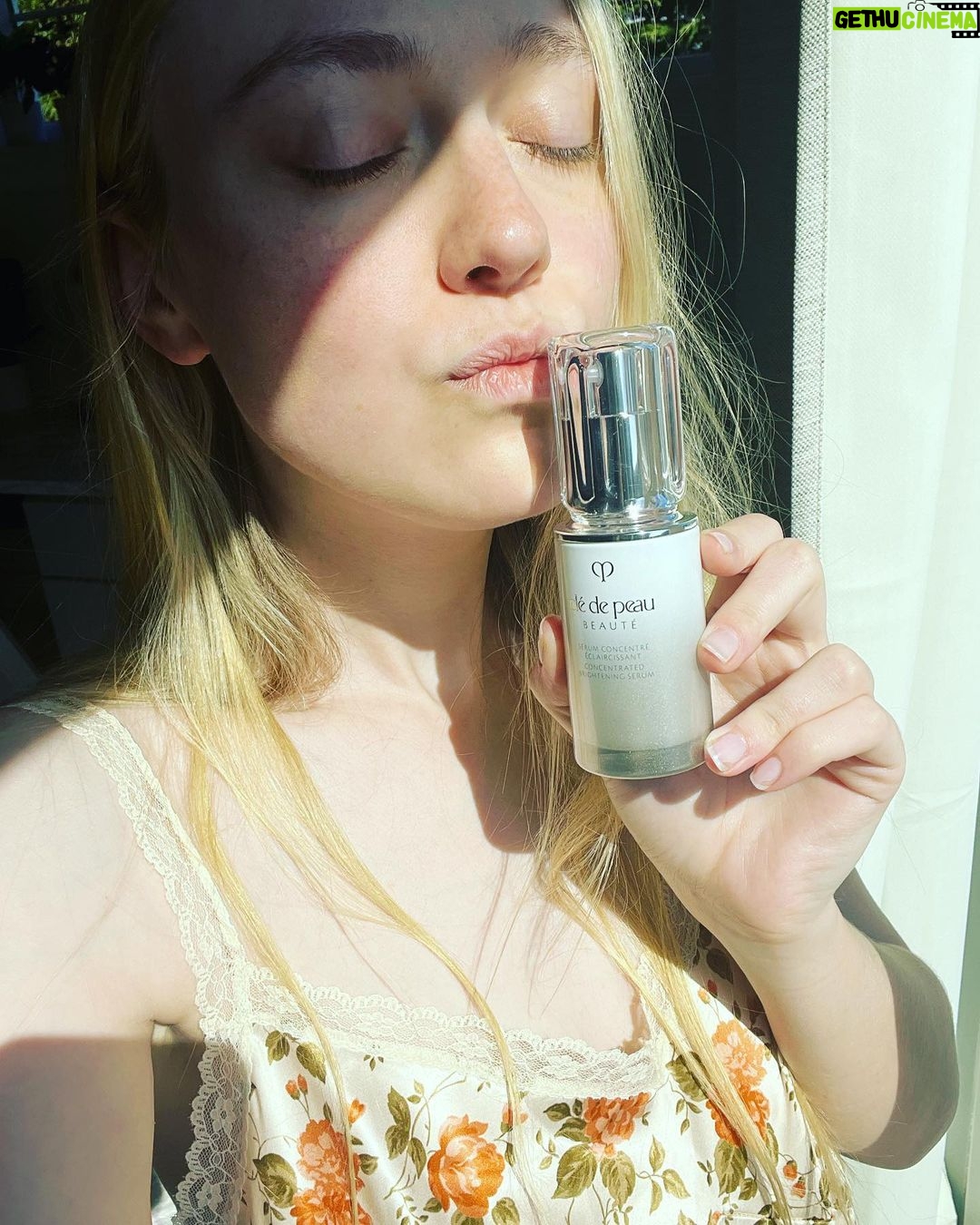 Dakota Fanning Instagram - The Concentrated Brightening Serum from @cledepeaubeaute gives me the perfect glow for summer! #CPBCollective