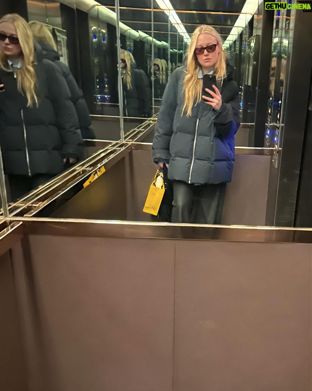 Dakota Fanning Instagram - As we near the end of 2023, I like to reflect on the places I’ve been this year. Throughout the different climates I’ve been to, La Crème is always my go-to skincare product to keep my skin balanced and healthy. #CPBCollective