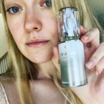 Dakota Fanning Instagram - The Concentrated Brightening Serum from @cledepeaubeaute gives me the perfect glow for summer! #CPBCollective