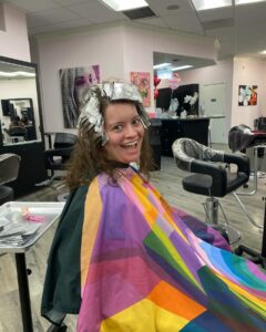 Dalila Bela Instagram - I GOT A HAIRCUT AND I DYED MY HAIR FOR THE FIRST TIME I LOVE IT SO MUCH!!! THANK YOU @lovingheathershair FOR THIS LOVELY HAIR CUT AND COLOR!!! Do you prefer longer or shorter hair?