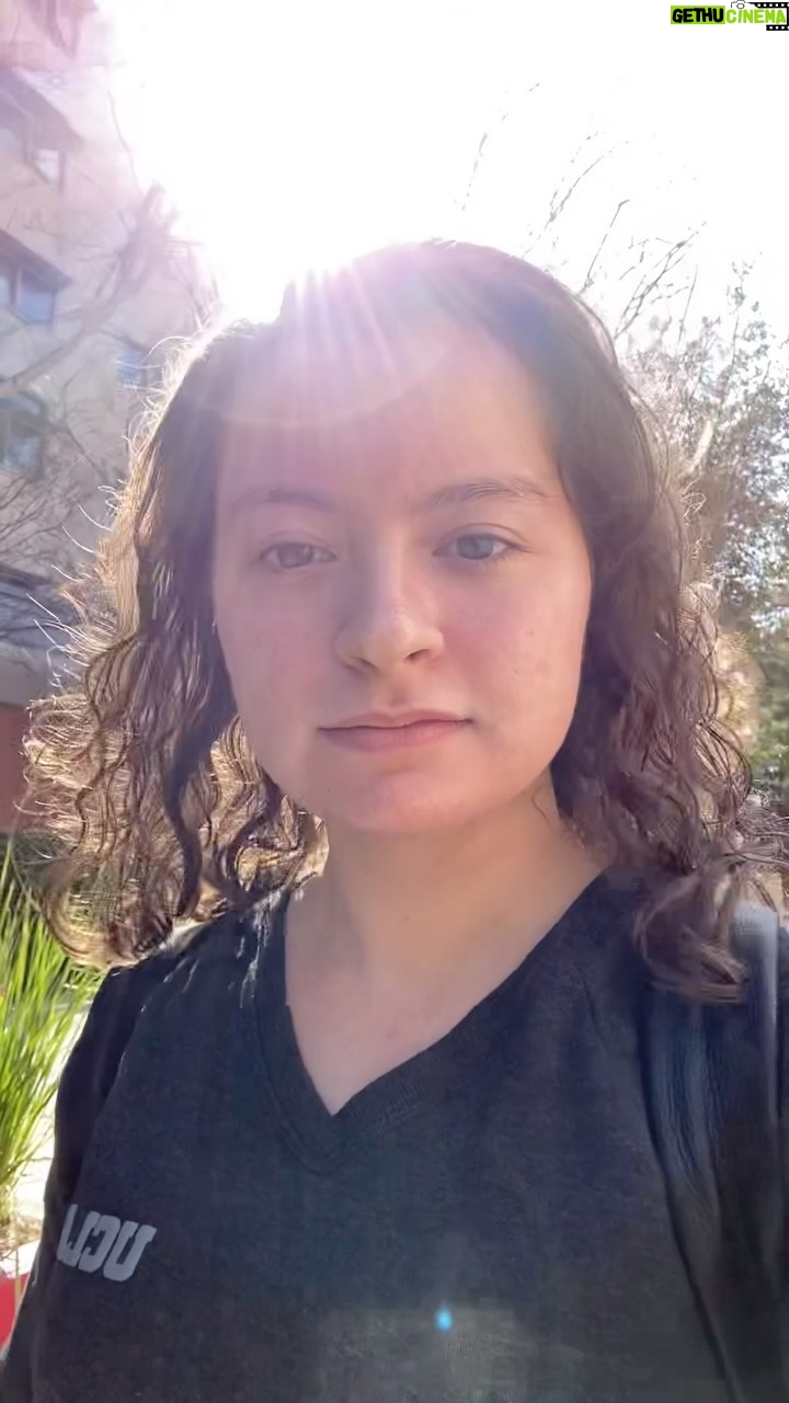 Dalila Bela Instagram - Walking around campus and enjoying the sunshine!!