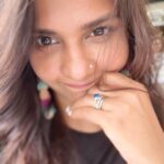 Dalljiet Kaur Instagram - Yup I m 41 today. Feeling emotional, happy, proud, old, young, all at the same time. This journey of half my life has been great. So many memories. So many lessons. So many learnings. I feel I have reached half way in my life and have so much to say about the experiences. Life has been great. With all the ups and downs, life taught me one thing, there is nothing like family. Thank you dad mum for being my strength. Thank u dadus for putting up for me for sooooo long hehe.