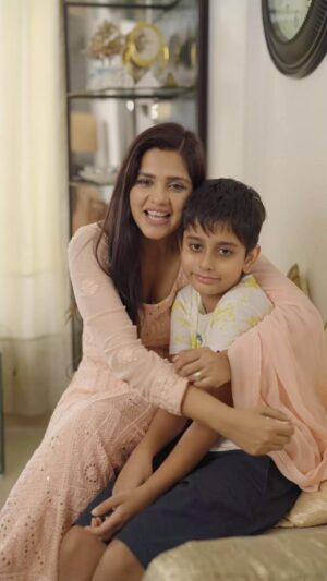 Dalljiet Kaur Instagram - Since Jaydon was small, feeding has been a bonding activity for us. So saying no when he asks for his favourite foods is really tough for me. That’s why, I was so excited when I heard of Slurrp Farm’s Zero-junk Promise! 

They make all of Jaydon’s favourite foods, but with only healthy, natural ingredients and has NO maida, NO refined sugar, NO preservatives and NO artificial colours! He especially loves the Millet Noodles and Choco Crunch Cereal. And because these products were made by 2 mothers, I trust their zero-junk promise. 
They have over 40 options to choose from, I have all his meals covered from morning to night. 

You can use my code DALL20 and get a 20% discount on www.slurrpfarm.com or buy your goodies on Amazon,BigBasket and FirstCry. ❤️

#SlurrpFarm #MadeBy2Mothers #MilletNoodles #CrunchyCereal #Ragi #ZeroJunkPromise #HealthyFoodForKids