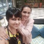 Dalljiet Kaur Instagram - Dubai diaries with my most gorgeous sisters @jatinderrkaaur @hritika.swamy @amritgrover01 and cutest jijus @gurtej3998 and @sushil__chawla ♥️♥️♥️ #blurryyetperfect