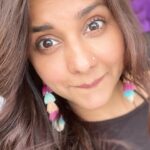 Dalljiet Kaur Instagram - Yup I m 41 today. Feeling emotional, happy, proud, old, young, all at the same time. This journey of half my life has been great. So many memories. So many lessons. So many learnings. I feel I have reached half way in my life and have so much to say about the experiences. Life has been great. With all the ups and downs, life taught me one thing, there is nothing like family. Thank you dad mum for being my strength. Thank u dadus for putting up for me for sooooo long hehe.