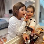 Damla Ersubaşı Instagram - İyiki doğurdum kızzz siziiiii😍😍😍😍😍 Çok aşığım çoookk♥️♥️♥️ #canimkizlarim
