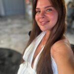 Damla Ersubaşı Instagram - Geldi yaz ayları gevşedi gönül yayları birrtanem 😂😂😂