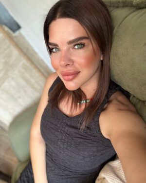 Damla Ersubaşı Instagram - Son kez soruyorum sarıya dönmeli mi böyle mi kalmalı?🐣🙋🏽‍♀️🙋🏼‍♀️