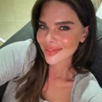 Damla Ersubaşı Instagram – Bu şarkı bu geceye, bu fotoğraf bu şarkıya nottu.🤍