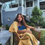 Damla Ersubaşı Instagram - Oturdum kendime sakinleşmeye çalışıyorum😂🙃