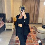 Damla Ersubaşı Instagram – Kalpler kırılmasın birrtanem😏🤍🖤 🪞