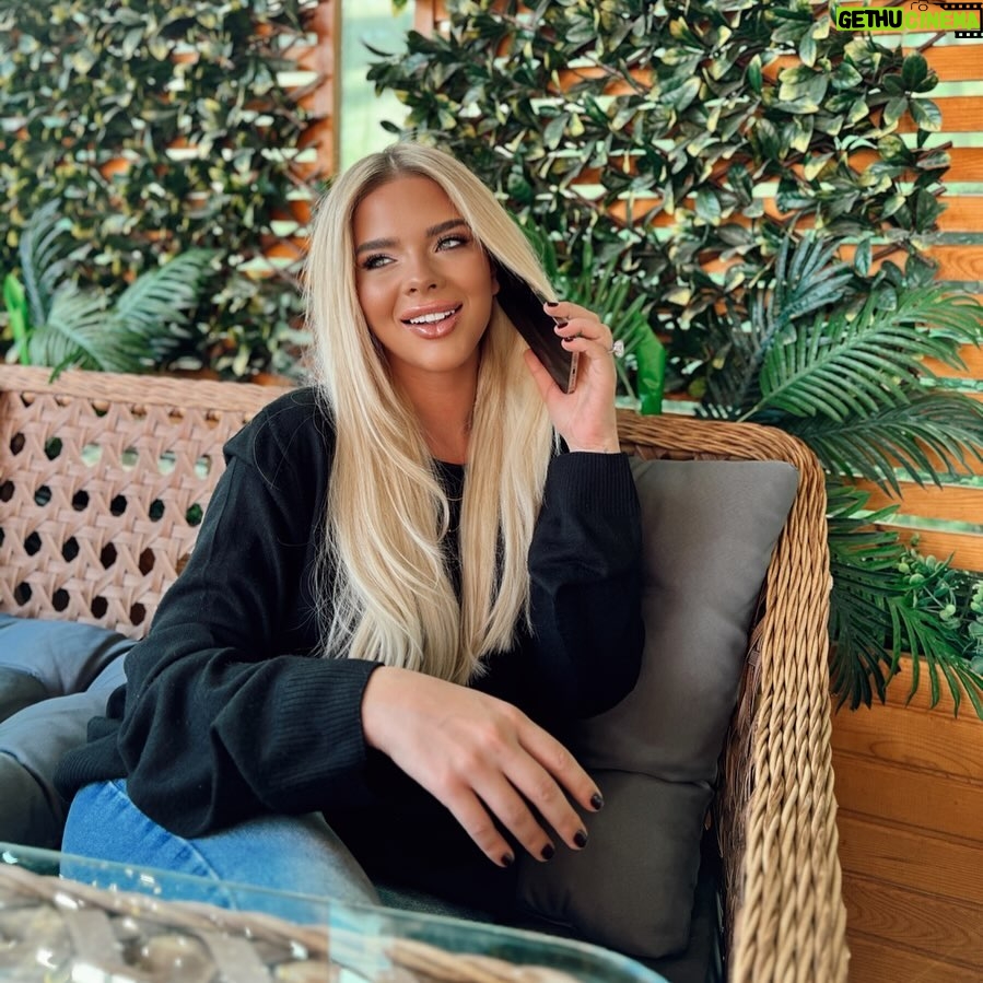 Damla Ersubaşı Instagram - Canııımm bi derdin sıkıntın olursa biliyosun, hiç umrumda değilsin🫣