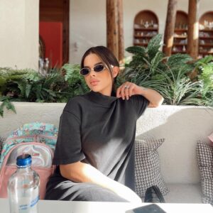 Damla Ersubaşı Instagram - Bi siyah havası seviyorum🖤 #arşivden