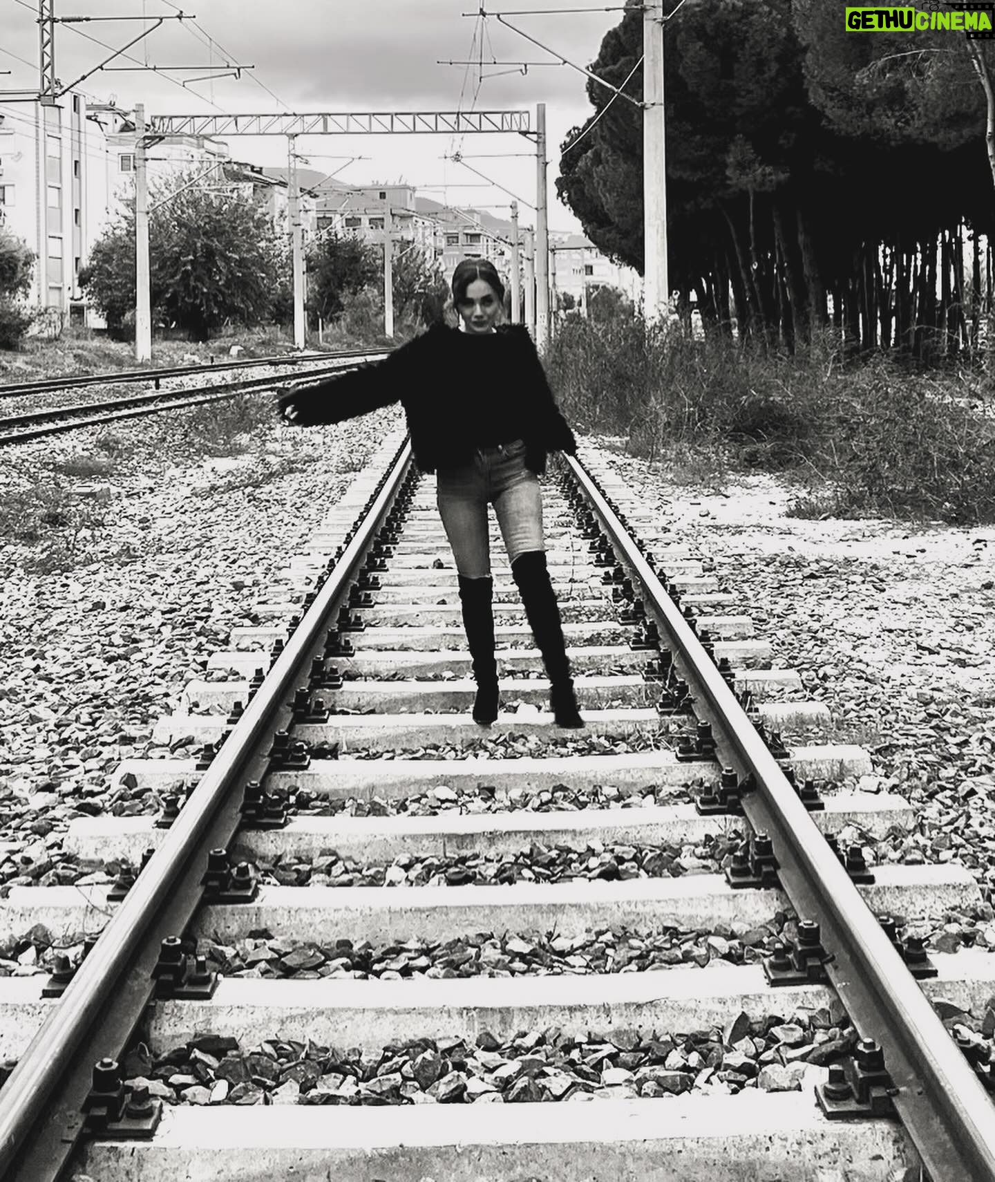 Damla Sönmez Instagram - The journey starts always with a call. And on the road. 🧸 📷 @muratkilic7