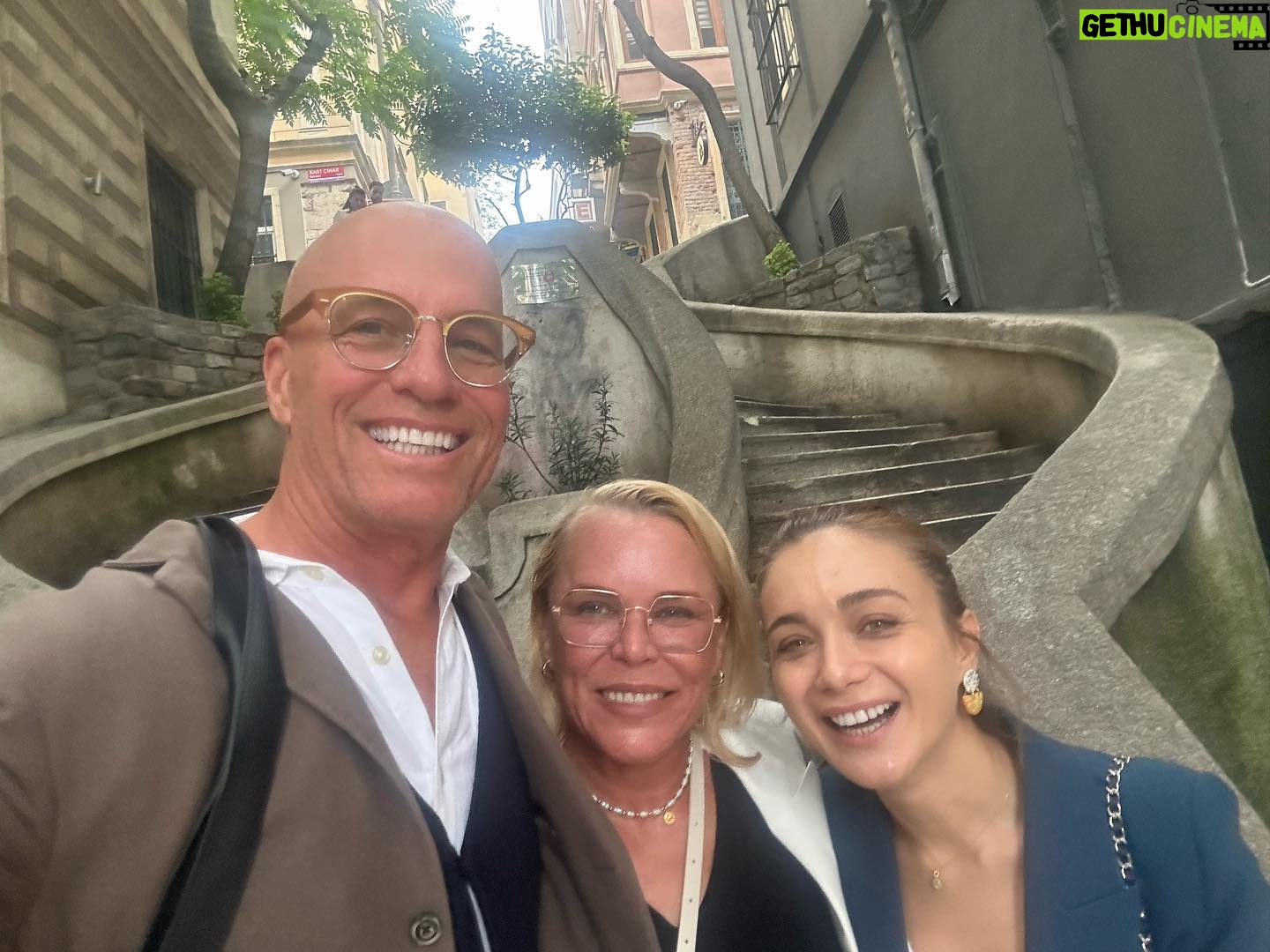 Damla Sönmez Instagram - My dear ones were in Istanbul. A week full of joy, love, beauty and laughter! 🥰🌹🧿 miss you already! ❤️