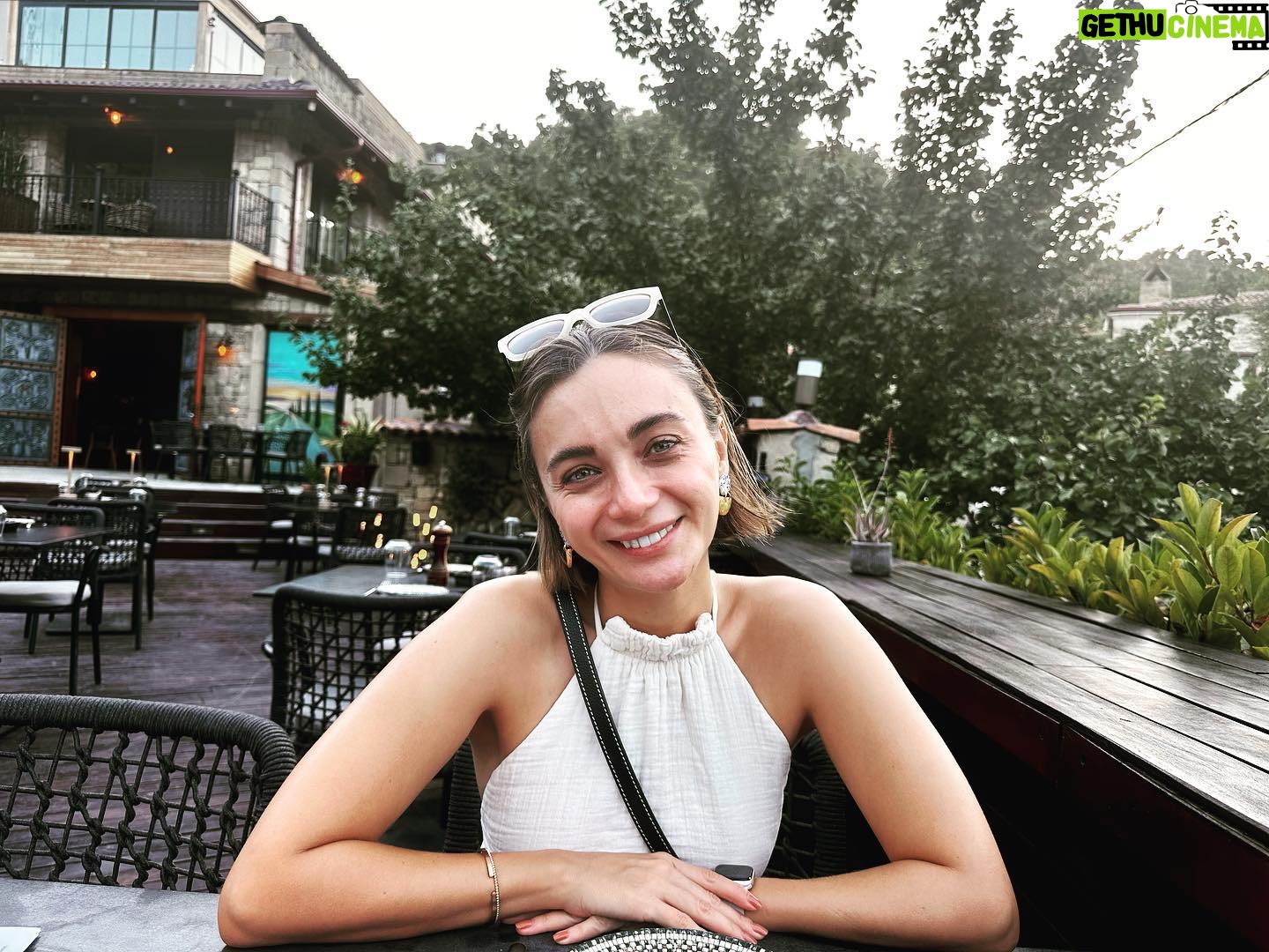 Damla Sönmez Instagram - happyplace’lerinizi arttıranlarınız çok olsun🔅