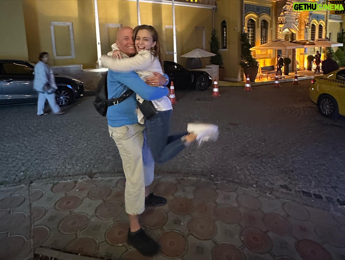 Damla Sönmez Instagram - My dear ones were in Istanbul. A week full of joy, love, beauty and laughter! 🥰🌹🧿 miss you already! ❤️
