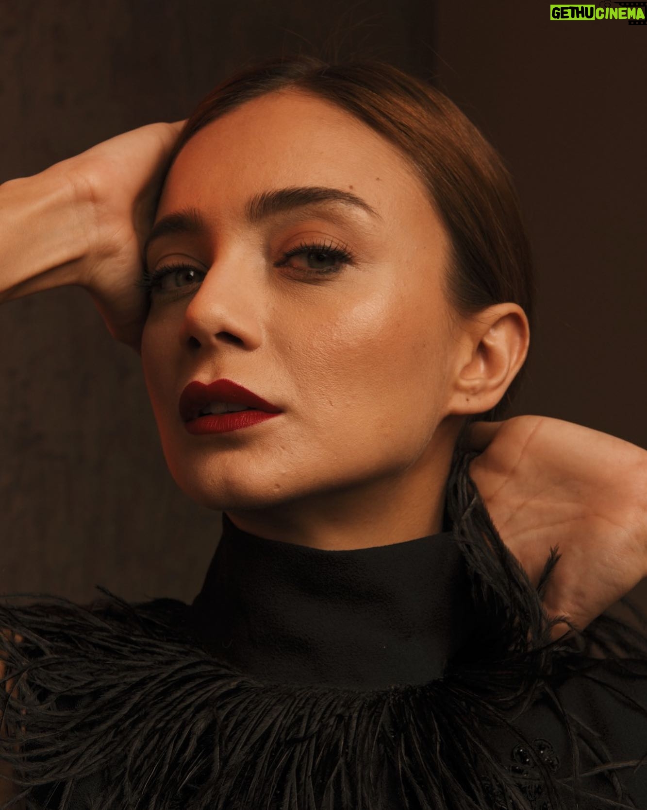 Damla Sönmez Instagram - hope is sacred and natural as the sun can be 🐺