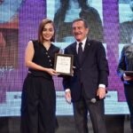 Damla Sönmez Instagram – 1. Tepebaşı Uçan Süpürge Kadın Filmleri Festivali başladı! Muhteşem iki gün geçirdik. @ucansupurgevakfi @halimeucansupurge  @tepebasibeltr @dtahmetatac ve @tepebasisagliklikent e bu dönemde böyle bir girişimde bulundukları ve bu başlangıca beni de dahil ettikleri için çok teşekkür ederim🌹🌞 Sanat, sinema insanın kendisini, karşısındakini daha iyi anlamasının en keyifli aracı. Bu tip festivaller ülkemiz için çok önemli. Dün şahane bir açılış töreni ardından festival başladı. Bugün Sibel filminin gösterimini ve sonrasında söyleşisini gerçekleştirdik. Katılan tüm seyircimize teşekkürlerimi ve sevgilerimi sunuyorum 🤍 şahaneydiniz. Film gösterimleri ve söyleşiler Zübeyde Hanım Kültür Merkezi ve Özdilek Kültür ve Sanat Merkezi’nde devam ediyor. 
Festival rengarenk ve uzun ömürlü olsun 🎉🧿