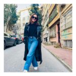 Damla Sönmez Instagram – Caption konusunda sıkıntım var. 🎩 saygılar.