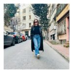 Damla Sönmez Instagram – Caption konusunda sıkıntım var. 🎩 saygılar.