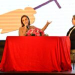 Damla Sönmez Instagram – 1. Tepebaşı Uçan Süpürge Kadın Filmleri Festivali başladı! Muhteşem iki gün geçirdik. @ucansupurgevakfi @halimeucansupurge  @tepebasibeltr @dtahmetatac ve @tepebasisagliklikent e bu dönemde böyle bir girişimde bulundukları ve bu başlangıca beni de dahil ettikleri için çok teşekkür ederim🌹🌞 Sanat, sinema insanın kendisini, karşısındakini daha iyi anlamasının en keyifli aracı. Bu tip festivaller ülkemiz için çok önemli. Dün şahane bir açılış töreni ardından festival başladı. Bugün Sibel filminin gösterimini ve sonrasında söyleşisini gerçekleştirdik. Katılan tüm seyircimize teşekkürlerimi ve sevgilerimi sunuyorum 🤍 şahaneydiniz. Film gösterimleri ve söyleşiler Zübeyde Hanım Kültür Merkezi ve Özdilek Kültür ve Sanat Merkezi’nde devam ediyor. 
Festival rengarenk ve uzun ömürlü olsun 🎉🧿