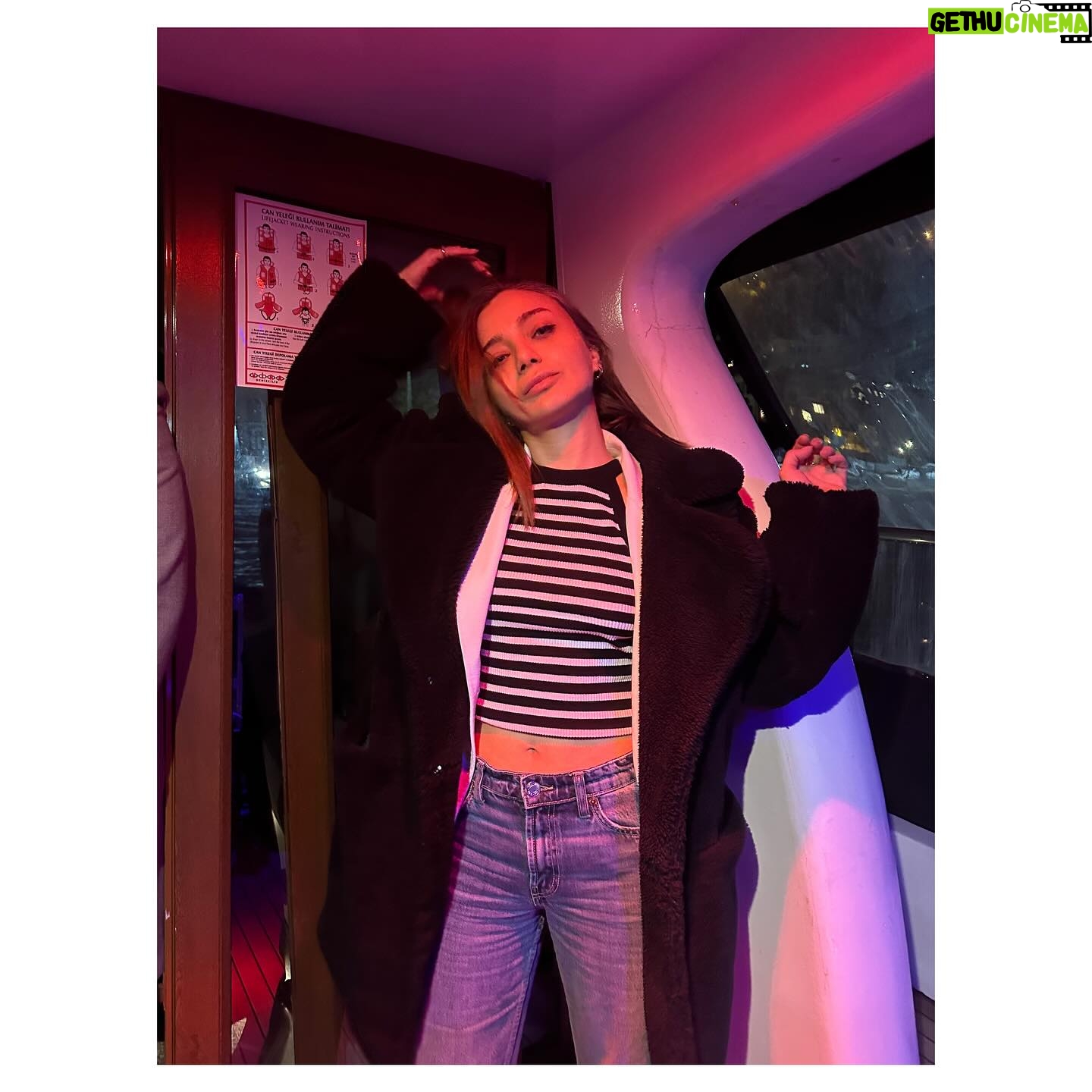 Damla Sönmez Instagram - Hızlı oynatınca bi dans var aslında 🫀