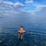 Damla Sönmez Instagram – Deep blue dump. 💙
1.deep blue deep in love
2.10min before panic attack hits
3.that morning
4.the day before with my hyatt puppy
5.he is driving ladies n gents @onurcanforsure 
6.houra’s velvet voice was the atmosphere sorry you can’t hear it. @houra.siena.nezhad 
7.tenissin’
8.preparin’ for tenissin’
9.the talented @cananhzl 
10.blue cage nam-ı diğer maviye sürgün fam 💙
Çav! 💋