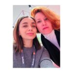 Damla Sönmez Instagram – A bit of good old Berlin(read it with an ê), some good old friends, a lot of walking, cooking at the market, plotting to tear down our inner walls…

And most importantly, back to my old posting habits… but posting at 1am 🙃 you still don’t know how to D!
El ne karışır? 🥂
Good night to all 💙 luv ya!