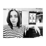Damla Sönmez Instagram – A bit of good old Berlin(read it with an ê), some good old friends, a lot of walking, cooking at the market, plotting to tear down our inner walls…

And most importantly, back to my old posting habits… but posting at 1am 🙃 you still don’t know how to D!
El ne karışır? 🥂
Good night to all 💙 luv ya!