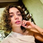 Damla Sönmez Instagram – Kıvırdıklarımız kıvıracaklarımızın teminatıdır🌀