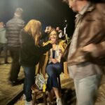 Damla Sönmez Instagram – Another night at the office. 💙
1. The pose
2. The reality