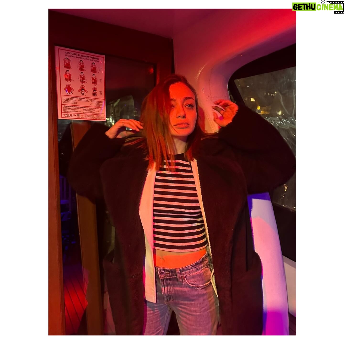 Damla Sönmez Instagram - Hızlı oynatınca bi dans var aslında 🫀