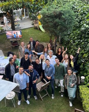 Damla Sönmez Instagram - Deep blue dump. 💙
1.deep blue deep in love
2.10min before panic attack hits
3.that morning
4.the day before with my hyatt puppy
5.he is driving ladies n gents @onurcanforsure 
6.houra’s velvet voice was the atmosphere sorry you can’t hear it. @houra.siena.nezhad 
7.tenissin’
8.preparin’ for tenissin’
9.the talented @cananhzl 
10.blue cage nam-ı diğer maviye sürgün fam 💙
Çav! 💋