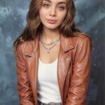 Damla Sönmez Instagram - Hi it’s D from Constance High 🗿