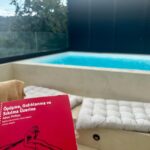 Damla Sönmez Instagram – @casamilakazdaglari canımın içi @epack6 ve eşi @leventagan ın Yeşilyurt Köyü’nde gerçek ettikleri hayalleri. 10 oda ve bir köy evinden oluşan bir butik otel. Biz bu sefer köy evinde kaldık. Bornozun dışının peluşundan, cam espresso fincanlarına, evin mimarisinin zarifliğinden, lüksünden, konforundan, her bir objesi ince ince düşünülmüş dekorasyonuna, otelin restoranı @trattorialeokazdaglari nın yemeklerinin lezzeti -bresaola pizza ve vitello tonato favorimiz🤤- , tüm ekibin tatlılığı, düşünceliliği, @leobeachassos kokteyllerinin şahaneliği… herşeye bayıldık 😍 herşey için teşekkürler canım @handeozkok ve yetenekli, zevkli, güzel arkadaşım @epack6 ! En kısa zamanda tekrar görüşeceğiz eminim! 💞