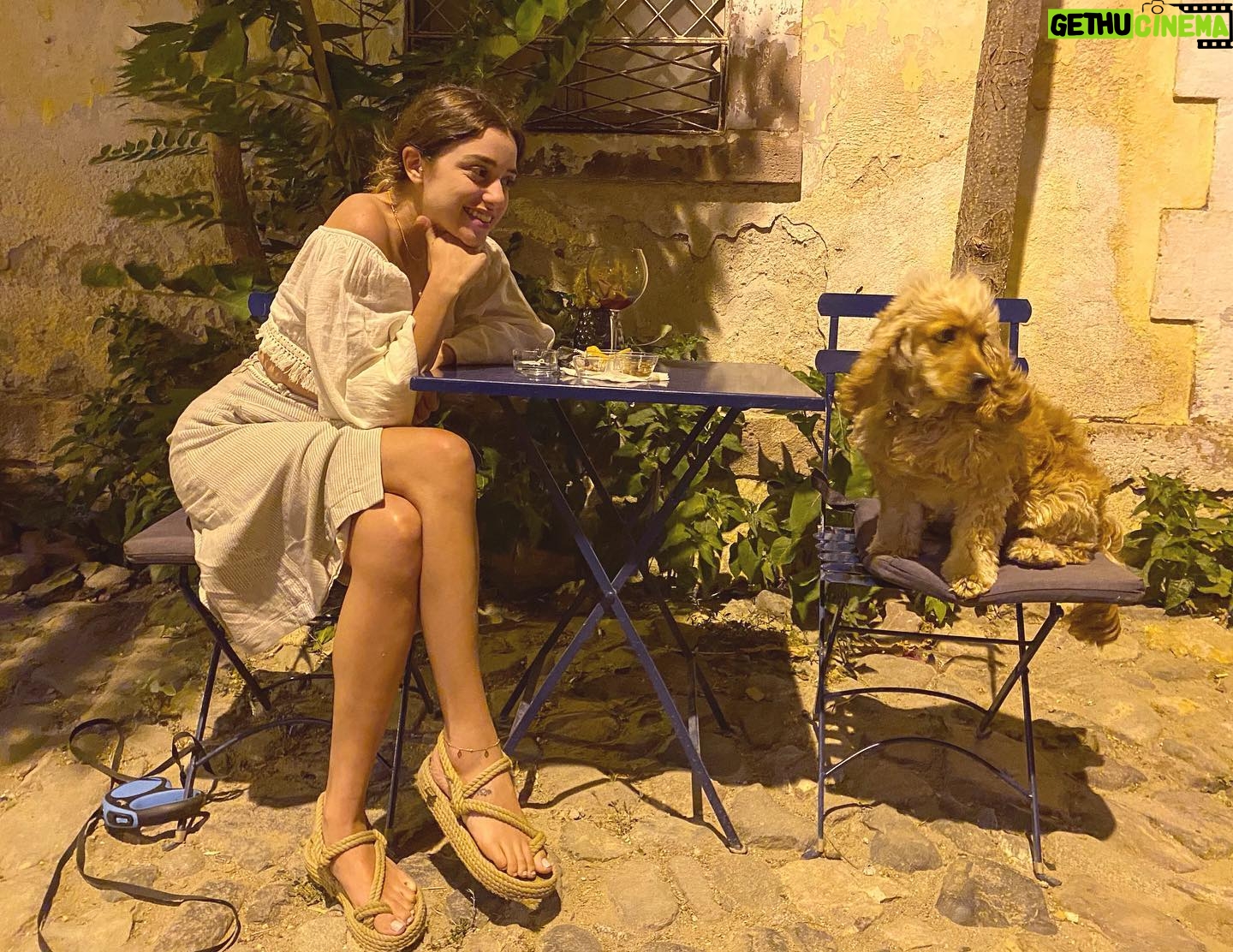 Damlasu İkizoğlu Instagram - Mokito ile cunda 🍇 Tam aşk yaşayamamışız fotoğrafta ama..