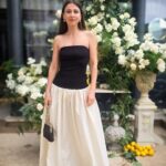 Dana Rogoz Instagram – O rochie pe care am placut-o de la prima vedere și am iubit-o de la prima purtare – adica cea din aceasta seara, când am fost invitata la o cina foarte speciala.
Urmează o luna extrem de aglomerata pentru mine, cu multe spectacole de teatru, inclusiv la Baia Mare pe 14 mai, apoi plecare pana la festivalul de la Craiova și apoi proiectia scurtmetrajului meu pe 31 mai la Sibiu, in cadrul ESTE Film Festival. Sper din suflet sa ma întâlnesc cu cât mai mulți dintre voi în acest traseu. O sa revin curând cu mai multe informații, dacă și voi vreți sa ne vedem!