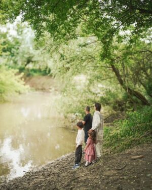 Dana Rogoz Instagram - Alte fotografii de ieri, din prima parte a zilei, cand am găsit un loc perfect pentru picnic, pe malul apei.