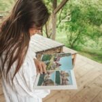 Dana Rogoz Instagram - 123/366 10 fotografii de ieri, cand am părăsit Viscri și ne-am îndreptat spre Biertan. Dar nu înainte de a mai da o data la peste. Si nu inainte de a i se mai sui o data Lia în cap lui Radu. Si nu înainte de a mai manca o data la doamna Vio de la Viscri 125. Asa de draga îmi e deja aceasta vacanta! Am văzut ca mulți ma întrebați care e traseul sau de unde vom lua lumina. Răspunsul e ca nu știm, nu avem un plan anume. Deci, asteptam sugestii!