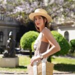 Dana Rogoz Instagram - 132/366 Câteva fotografii cu soare, insotite de o serie de vesti bune. Va rog mult de tot sa va notati toate spectacolele și evenimentelor culturale de mai jos, ca sa nu pierdem ocazia de a ne întâlni. Nu de alta, dar se anunta și multe plecari prin tara! Asadar, sa le luam in ordine cronologica: 12 mai - "30 " regia Alex Bogdan la Teatrul Metropolis (este sold out, dar mai gasiti cateva bilete pentru reprezentatia din 6 iunie) 14 mai - "Domnisoara Iulia" regia Andrei și Andreea Grosu la BAIA MARE 💥 (v-am lăsat link-ul pentru bilete in bio - grăbiți-va!) 21 mai - "Proof" regia Andrei și Andree Grosu la Teatrul de Animație Țăndărică - Sala mare (e prima oara când vom juca spectacolul in aceasta sala, așadar avem nevoie de susținerea voastra! Bilete in bio, pe tomtix.ro, mystage.ro sau eventbook.ro. Dati de veste și prietenilor! E un spectacol minunat, pe care pur și simplu il iubesc!) 28 mai - "Domnisoara Iulia" regia Andrei și Andreea Grosu la Teatrul de Animație Țăndărică - Sala mare (gasiti bilete pe tomtix.ro, mystage.ro sau eventbook.ro) 31 mai - proiectia scurtmetrajului scris si regizat de mine - "La distanta" in calupul 2 de scurtmetraje, din cadrul ESTE FILM Festival SIBIU 6 iunie - "30 " regia Alex Bogdan la Teatrul Metropolis (mai gasiti bilete pe site-ul teatrului) Deci, la care veniti? Ma ajuta mult de tot orice share. Abia acum s-au pus la vânzare biletele pentru spectacolele de la Teatrul de Animație Țăndărică - Sala mare, așadar timpul pentru promovare e foarte scurt. Ma bazez mult pe voi și va mulțumesc anticipat! P.S. "30 " din aceasta seara a avut o energie minunata, care m-a făcut sa ma simt foarte norocoasa. Dacă ne-ati fi văzut pe toate în cabina, după spectacol, ați fi înțeles cât de mult iubim aceasta profesie.
