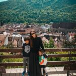 Dana Rogoz Instagram - 120/366 Mare parte a zilei de ieri am petrecut-o in Brașov. Ne-am plimbat pe stradute, am urcat putin pana la Turnul Alb, apoi am strans din nou toate prin autorulota și am plecat spre Viscri. Am ajuns pe lumina, inainte sa se întoarca ciurda. Am mâncat la vecinii de la Viscri 32 și am dormit, ca de obicei, in autorulota noastră, parcata in curtea casei noastre, aflata in plina renovare.