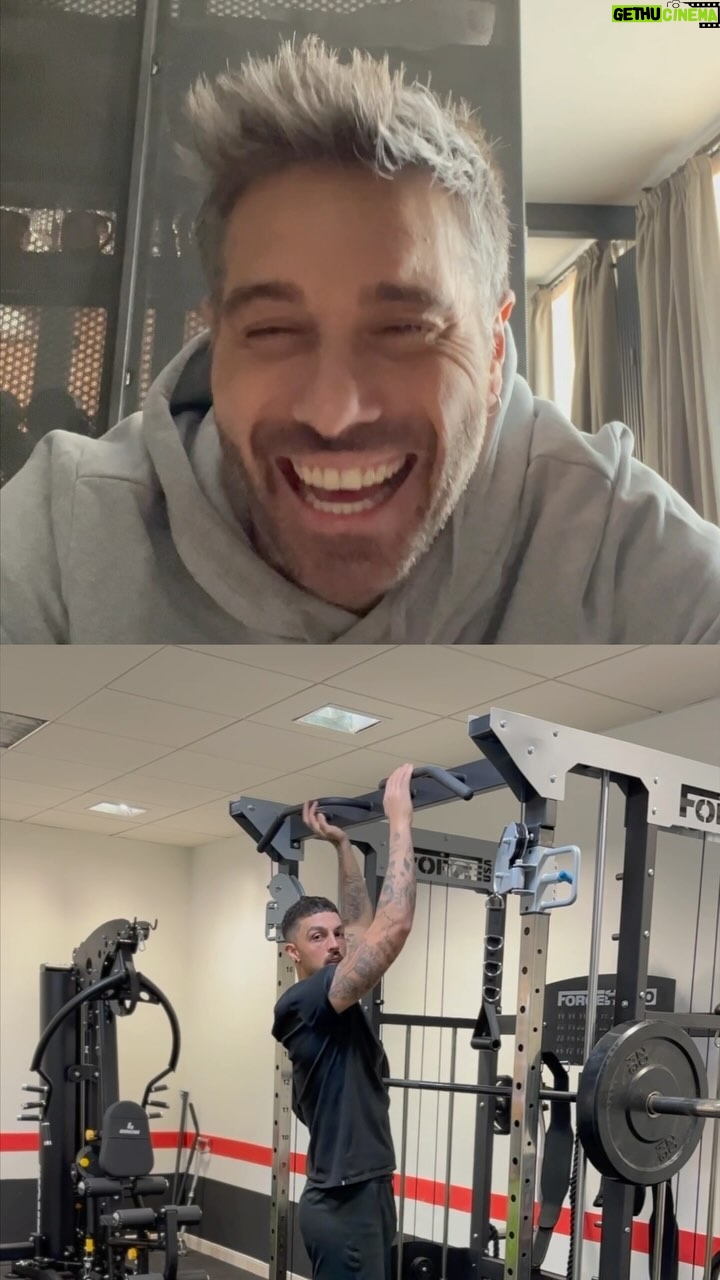 Dani Martínez Instagram - Entrenar online con @alejandrovtrainer 🤣