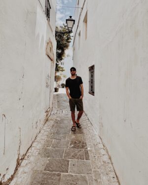 Dani Martínez Instagram - 1.- Echemos un vistazo a 2023.
2.- Oficié la despedida del amigo Busi.
3.- Despedí mi gira “Ya lo digo yo”
4.- Fui a Japón
5.- Gocé en Martínez y Hermanos
6.- Doblé el lomo en Martínez y Hermanos.
7.- Fui de vacaciones.
8.- Subí una foto en blanco y negro.
9.- Reí con jugadores del Barça
10.- Notting Hill