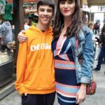 Dani Moreno Instagram - Meu filho do coração faz DEZOITO ANOS hoje. @henriquecaamargo meu amor, eu tenho muito orgulho de você!! Feliz aniversário, menino de coração bonito e abraço aconchegante!! Te amo!