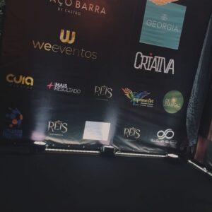 Dani Moreno Instagram - A estreia da 10ª temporada da @seriereis foi um deslumbre!! 
Obrigada a todos os envolvidos:
@criativa_imagem 
@weeventos_ 
@EspacoBarra.oficial 
@GeorgiaFestas 
@calinergastronomia 
@djkelloficial 
@agenciamaisresultado 
@imprime.art
@Ittssero.superdrink 
@rafaelcuia
@paulafabiofotogtafia
@djedvieira
@guttosax
@deplantasveg
⁠@paulamartins_estacaogourmet 
⁠@rtiluminacaorj
⁠@lutoalhas
@rodrigogalvao_fotografia